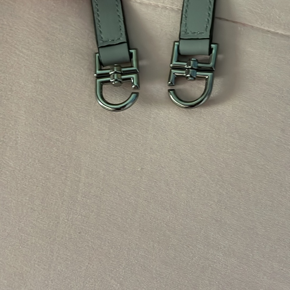 🆕 GIVENCHY Soft Calfskin Small Soft Antigon in Pearl Grey - Picture 16 of 16